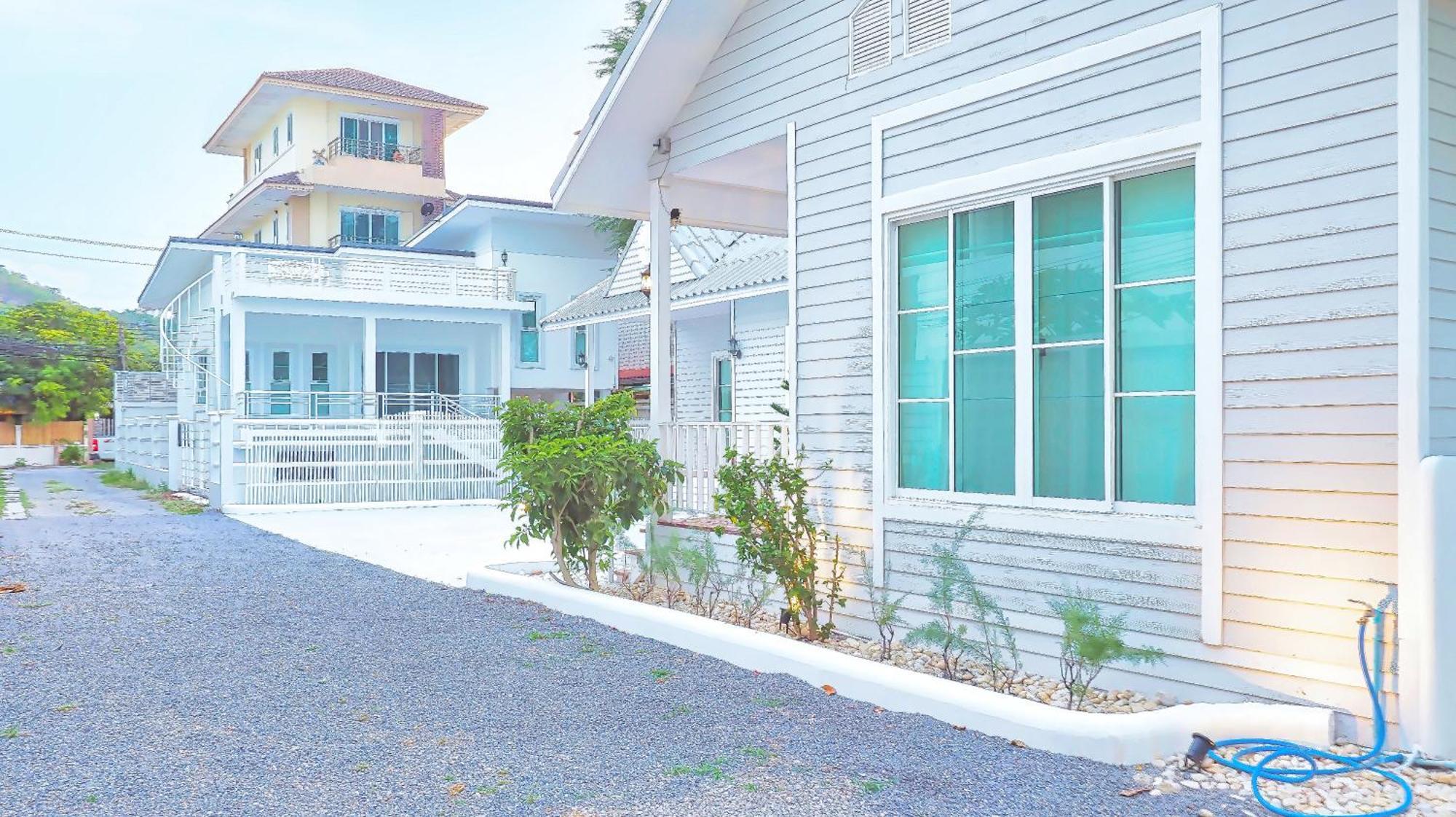 Baan Casita With Private Seaside Cottage Хуа Хин Экстерьер фото